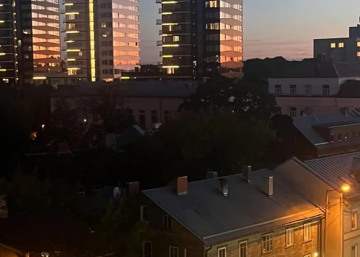 Freshly Renovated Bathroom! Luna Budget Cozy Juhkentali 42 Near Centre Airport Next To The Bus Station 塔林