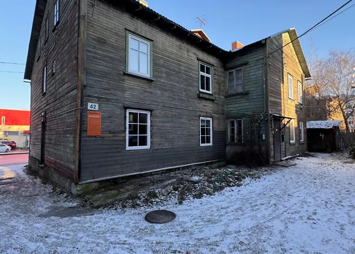 Freshly Renovated Bathroom! Luna Budget Cozy Juhkentali 42 Near Centre Airport Next To The Bus Station Tallinn