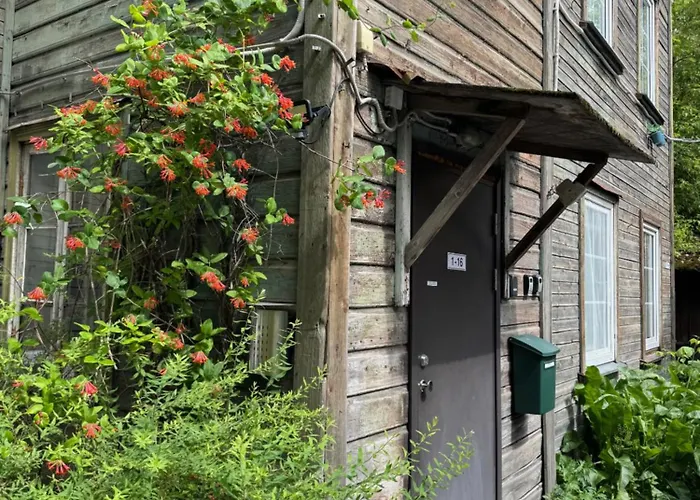 Freshly Renovated Bathroom! Luna Budget Cozy Juhkentali 42 Near Centre Airport Next To The Bus Station * 塔林