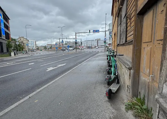 Freshly Renovated Bathroom! Luna Budget Cozy Juhkentali 42 Near Centre Airport Next To The Bus Station Apartment